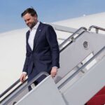 فانس يغادر إلى إسلام آباد الثلاثاء للتفاوض مع إيران