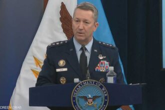 كين يؤكد جاهزية واشنطن لاستئناف العمليات القتالية ضد إيران