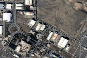 ترامب يؤكد سيطرة الأسطول الأميركي على مضيق هرمز ويحشد القوات لضمان استمرار الحصار على إيران