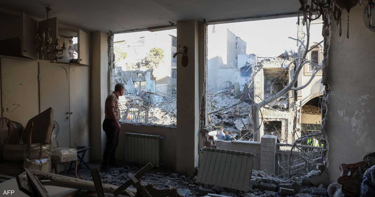 ترامب يمدد وقف إطلاق النار رغم تعثر المفاوضات وتزايد الخلافات الإيرانية الأميركية