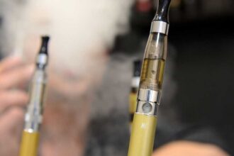 حظر شراء السجائر نهائيا للأطفال المولودين بعد 2008