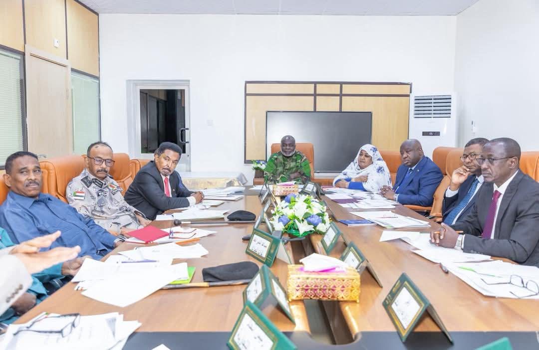 وزير المالية يوجه بمعالجة عاجلة للتحديات الاقتصادية المتعلقة بالصادرات والواردات