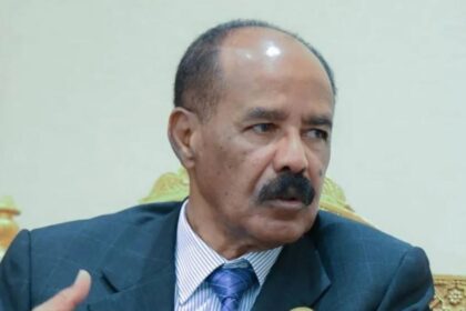 الولايات المتحدة تفاوض سراً إريتريا لرفع العقوبات وتعزيز نفوذها في البحر الأحمر.