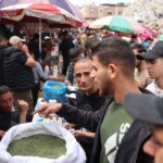 ازداد انتشار بديل جديد من السجائر بين المدخنين في غزة بسبب ارتفاع أسعار السيجارات.