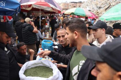 ازداد انتشار بديل جديد من السجائر بين المدخنين في غزة بسبب ارتفاع أسعار السيجارات.