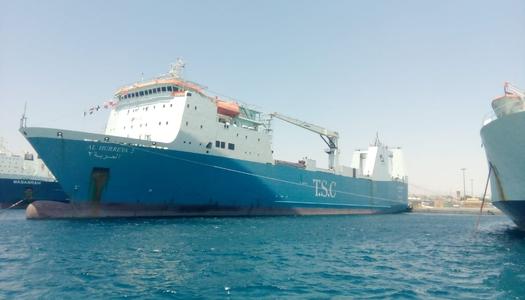 اغلاق ميناء السويس لسوء الأحوال الجوية