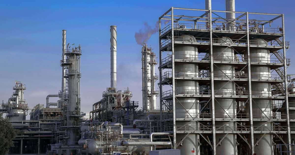 الكويت.. حريق بوحدات تشغيلية بمصفاة الأحمدي إثر هجوم بمسيرات