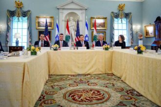 إسرائيل تدعو لبنان للتعاون لمواجهة حزب الله قبيل محادثات جديدة في واشنطن