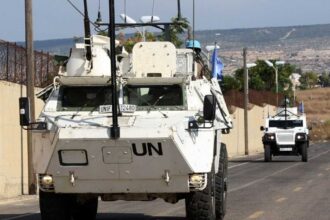هجوم على جنود حفظ السلام بالخوذ الزرقاء في لبنان يودي بحياة فرنسيين ويصيب آخرين
