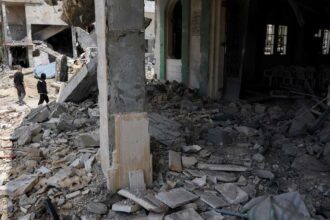 مقتل 3 أشخاص وإصابة آخرين بغارات إسرائيلية على جنوب لبنان