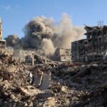 قتل شخص وأصيب آخرون في غارة جوية على خان يونس بجنوب غزة.