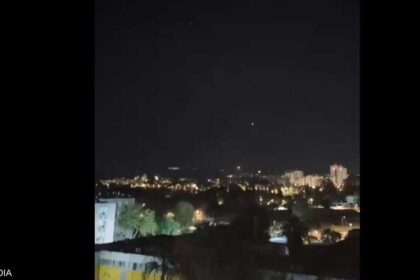 إسرائيل تُعلن اعتراض مقذوفات من لبنان بعد قتال متصاعد على الحدود