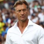 السعودية توقع عقداً مع المدرب اليوناني دونيس لتولي تدريب المنتخب حتى 2027