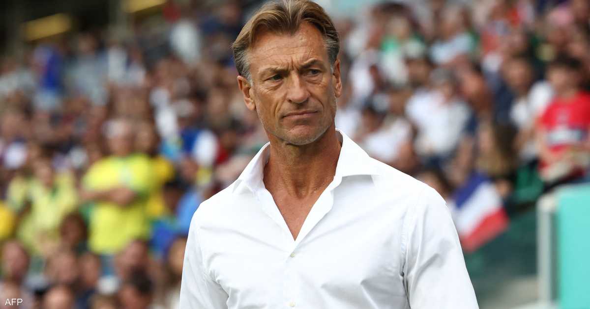 السعودية توقع عقداً مع المدرب اليوناني دونيس لتولي تدريب المنتخب حتى 2027