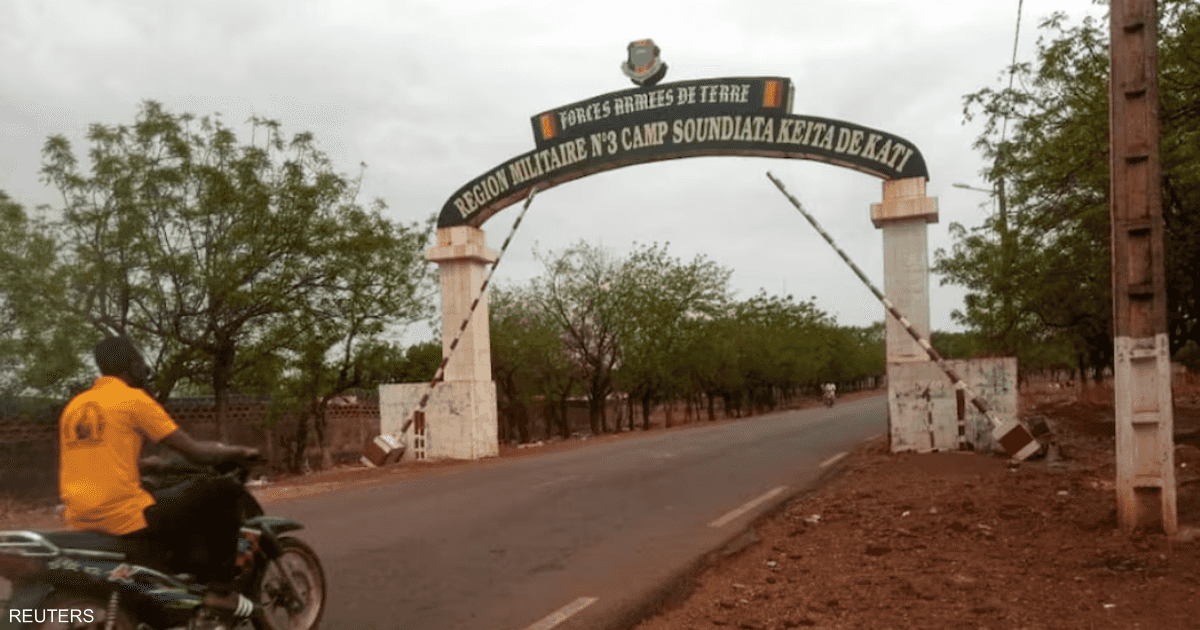 باماكو تشهد اشتباكات مع استهداف قاعدة عسكرية قرب المطار