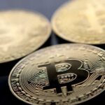 الولايات المتحدة تفرض عقوبات على محافظ رقمية مرتبطة بإيران وتجمد أصولها.