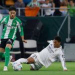 ريال مدريد يفشل في حسم لقاء ريال بيتيس ويتعادل بهدف في الدقيقة 90+4