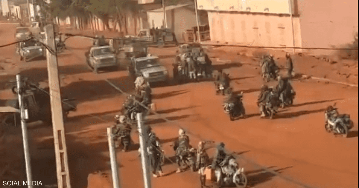 تداخل الأحداث في مالي بين معارك رسمية وانسحابات وتقدم مسلحين