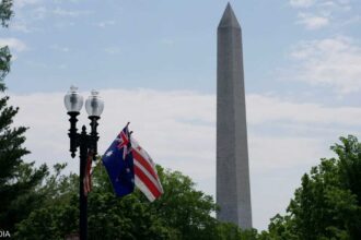 خطأ في رفع الأعلام الأسترالية لاستقبال الملك البريطاني في واشنطن يتم تداركه بسرعة