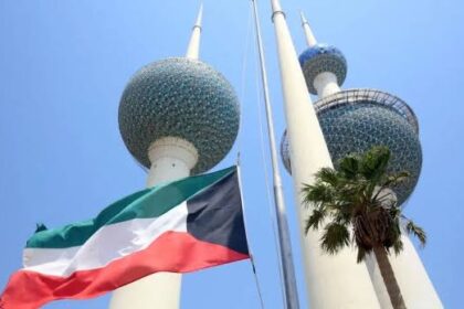الجالية السودانية في الكويت تنتظر حل ورطتها مع سفارة بلادها وتأشيرات عبور السعودية