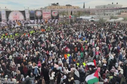 أهالي غزة وممثلو دوليين يشاركون في عرس جماعي ثوب الفرح 2 احتفالا بالحياة ودعما إنسانيا.