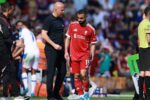 صلاح يغادر لقاء ليفربول متأثراً بآلام العضلة الخلفية ويغيب عن بقية المباراة