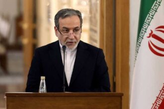 الخارجية الإيرانية تشكر باكستان على جهودها لوقف الحرب المفروضة على إيران