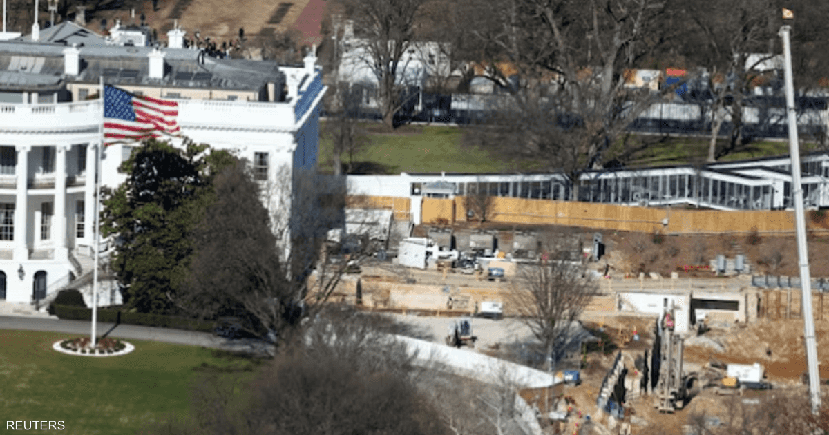 ترامب يطالب بإسقاط دعوى قاعة الاحتفالات بعد هجوم واشنطن ويؤكد على أمنها وتقدم بنائها