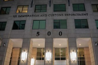 العائلة التي أمر بإطلاق سراحها قاضياً تُحتجز مرة أخرى وسط خلاف قانوني