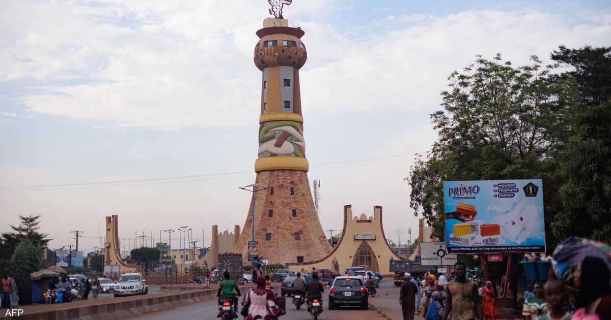 تزايد التعاون العسكري بين حركة الأزواد والجماعات الجهادية في مالي ويضع الدولة أمام مرحلة جديدة من الصراع المركب.