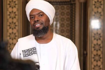 الداعية الإسلامي آدم إبراهيم الشين يحذر من الشكوى من السخانة