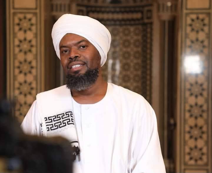 الداعية الإسلامي آدم إبراهيم الشين يحذر من الشكوى من السخانة