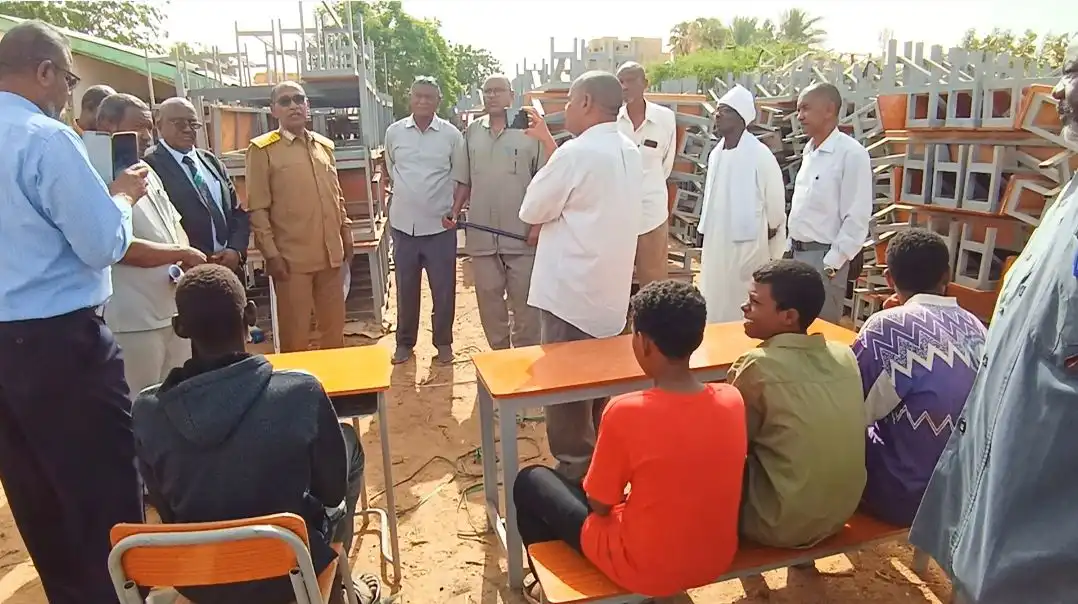 الخرطوم توزع 6500 وحدة اجلاس مدرسي