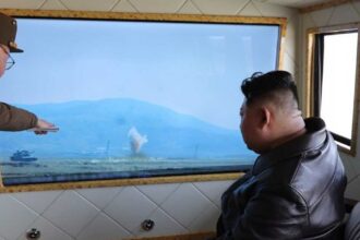 بيونغيانغ تشنّد 5 اختبارات صاروخية منذ اندلاع الحرب وتؤكد استمرار تطوير ترسانتها النووية.