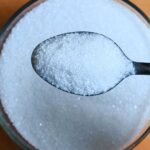 بدائل طبيعية للسكر المكرر لسد رغبة الجسم في الحلويات.