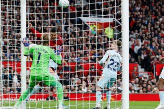 يونايتد ينتصر على برنتفورد ويقترب من التأهل للدوري الأوروبي