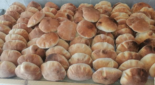 زيادات غير مسبوقة في أسعار الدقيق والغاز تضغط على المخابز في الخرطوم