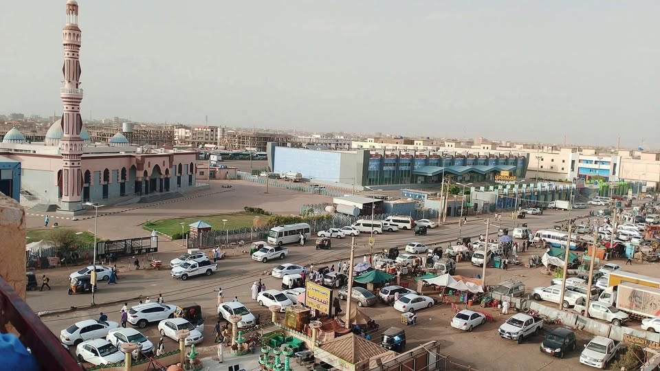 الميناء البري بعطبرة: فوضى ورسوم باهظة تثير مخاوف واستياء المواطنين.