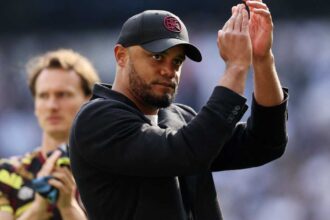 بايرن ميونخ يواجه باريس سان جيرمان بقيادة مساعد المدرب بعد إيقاف كومباني في الذهاب لدور الربع النهائي الأوروبي