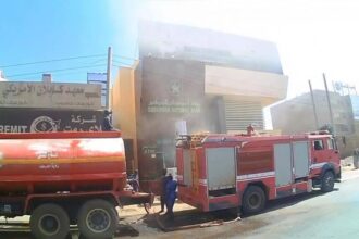 شب حريق في فرع بنك أمدرمان الوطني بشارع البلدية بحري.