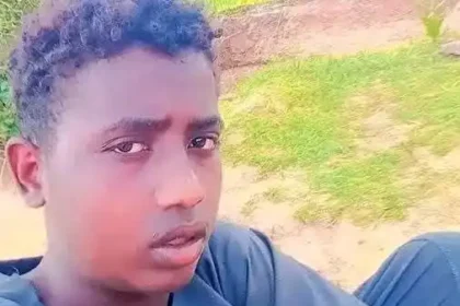 طفل يبلغ 15 عاماً يلقى مصرعه دهساً بالقطار في قرية قدو.