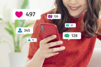 الثقة الإعلامية تتغير: المؤثرين يصبحون مصدراً رئيسياً للأخبار لدى الشباب