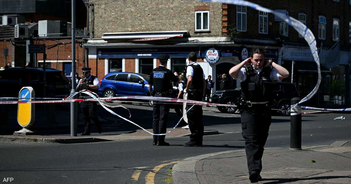 شخصان يُبلغان عن تعرضهما للطعن في حي يهودي بلندن واعتقال مشتبه به.