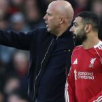 سلوت يحتفي بإرث صلاح ويأمل ختاما مثاليا بلقبين قبل الوداع