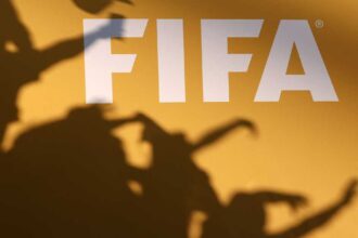 مجلس فيفا يوافق على وضع خطة لزيادة فرص لاعبي الشباب في التشكيلات الأساسية.