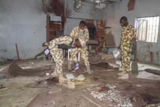 تمويل الإرهاب يتخذ مسارات جديدة عبر التكنولوجيا والتجارة الإلكترونية والهواتف المحمولة.