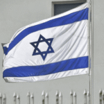 مصادر: إسرائيل تقرر وقف بيع الأسلحة لفرنسا