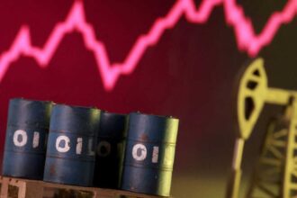 ارتفاع خام برنت فوق 126 دولاراً للبرميل متأثراً بالتوترات الإيرانية والأرباح القياسية لشركات التكنولوجيا
