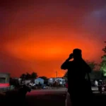 السلطات في مدينة أم روابة تكشف تفاصيل ظهور كتل حمراء في المنطقة