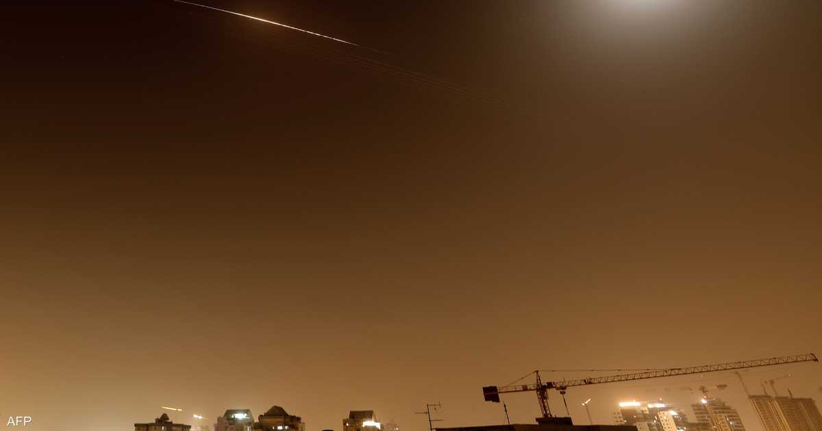 الجيش الإسرائيلي يعترض صواريخ أطلقت من إيران